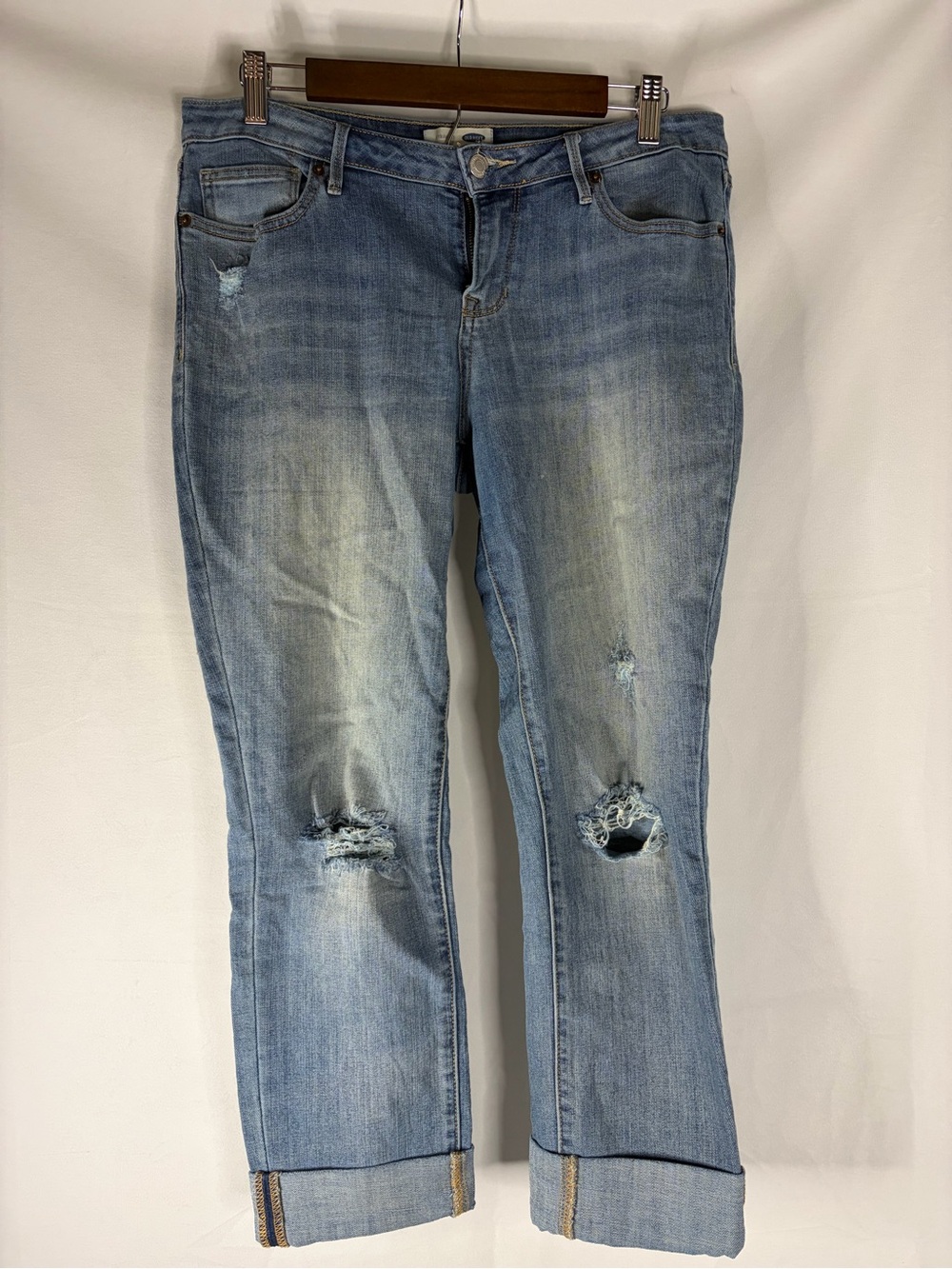 Old Navy Light Blue Distressed Cropped Jeans